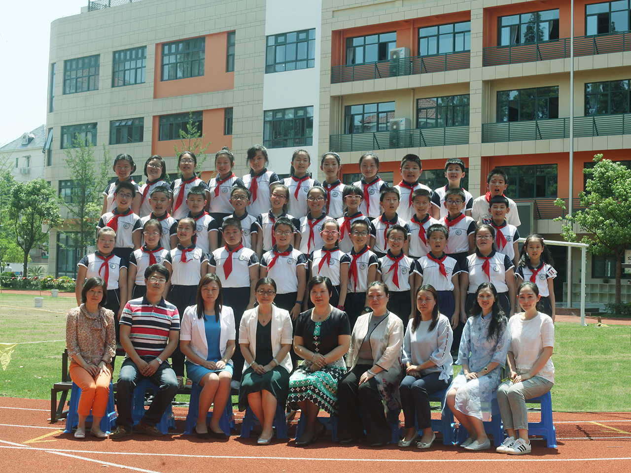 上海市第二师范学校附属小学2017届（1）班合影留念