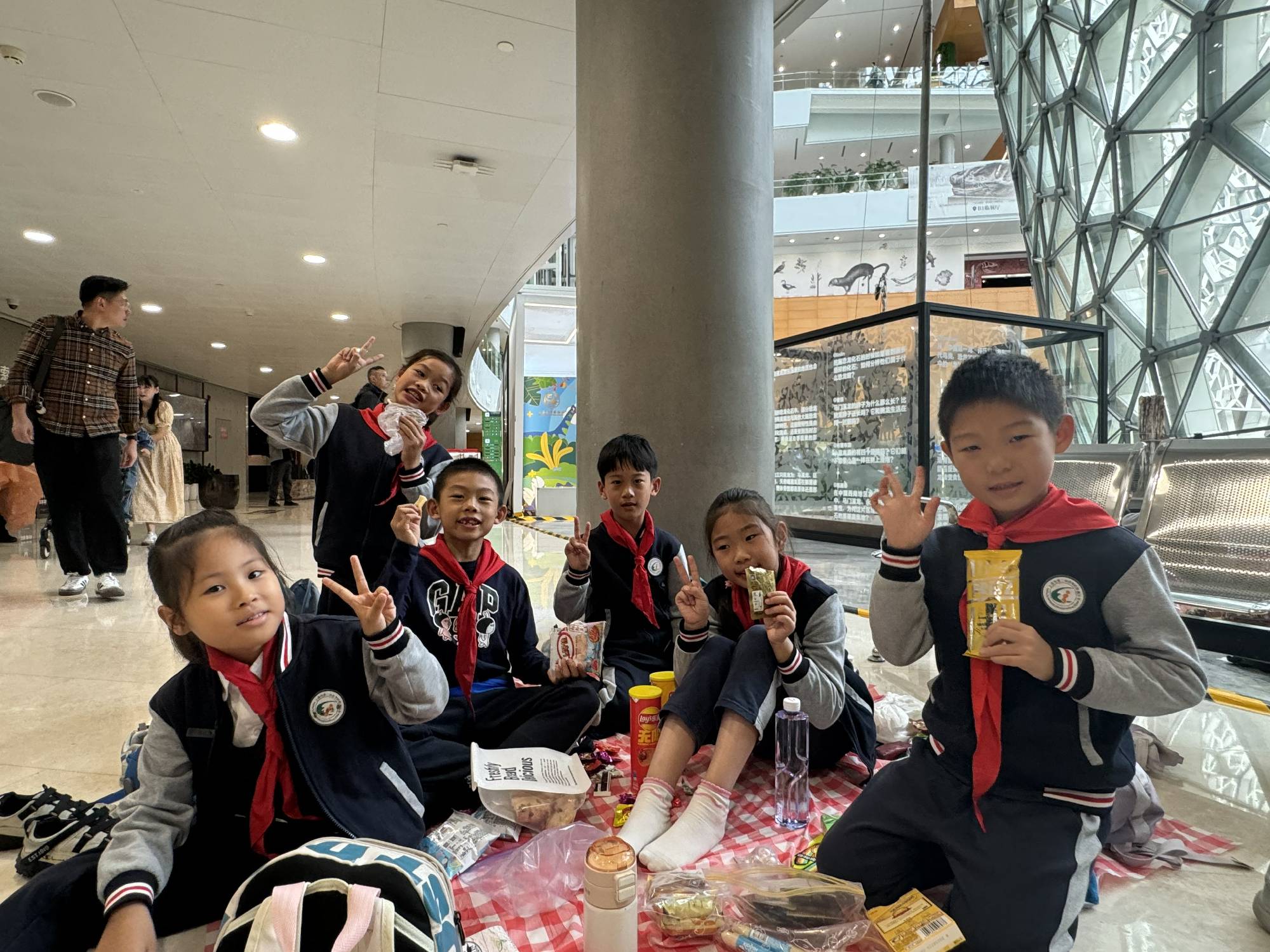 2023级二班三年级照片