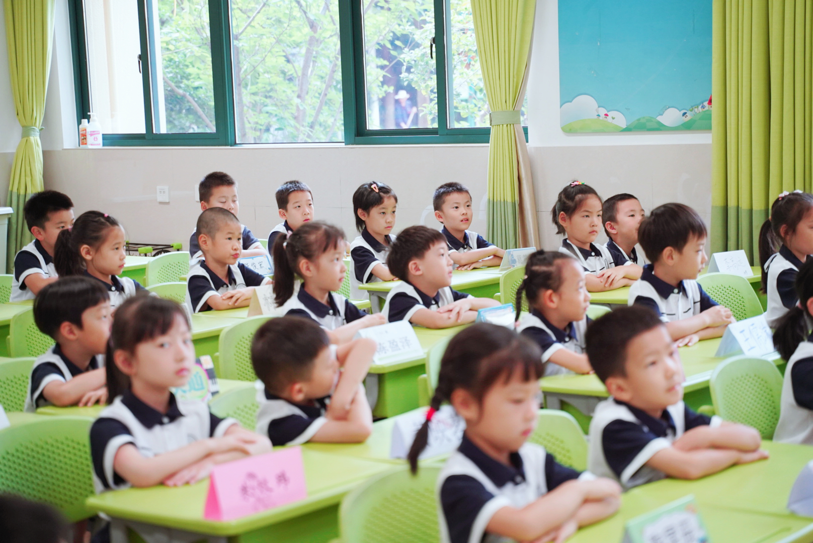 2023级五班一年级照片