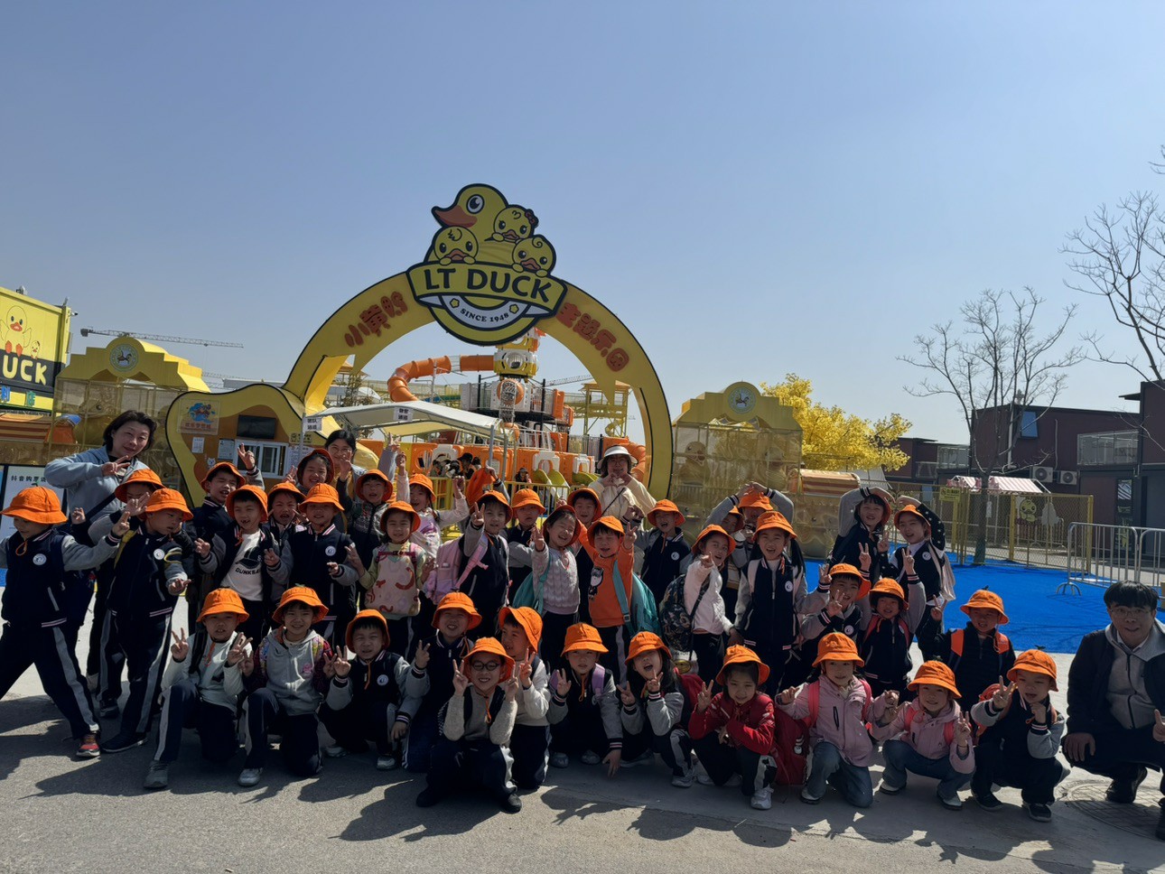 2024级六班一年级照片